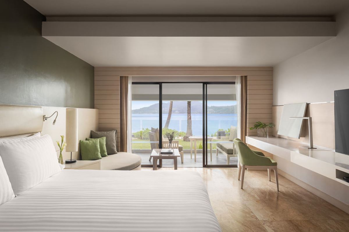 One Bedroom Deluxe Suite Ocean Front Balcony - 아마리 푸켓