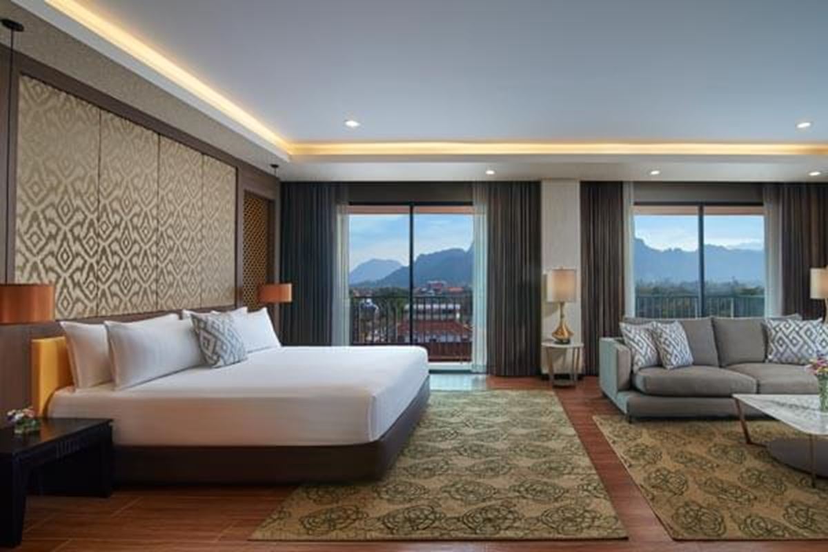 Executive One Bedroom Suite River View with Balcony - 아마리 방 비엥