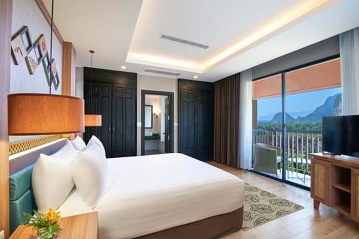 One Bedroom Suite River View with Balcony - 아마리 방 비엥